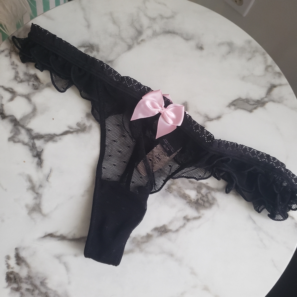Brand new Victoria's secret underwear size M